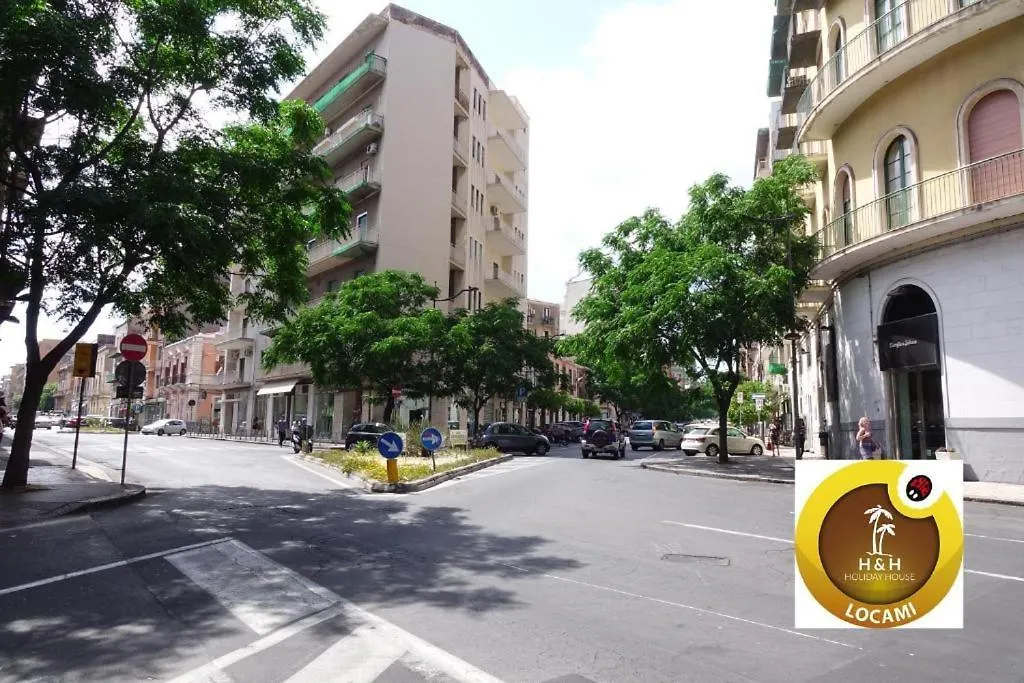 Apartment Locami Holiday&Houserooms Street Tripolitania 26 Catania Italy